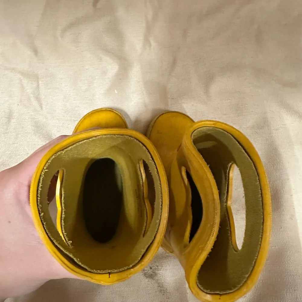 Hunter Yellow Rain & Snow Boots Waterproof Pull-On
